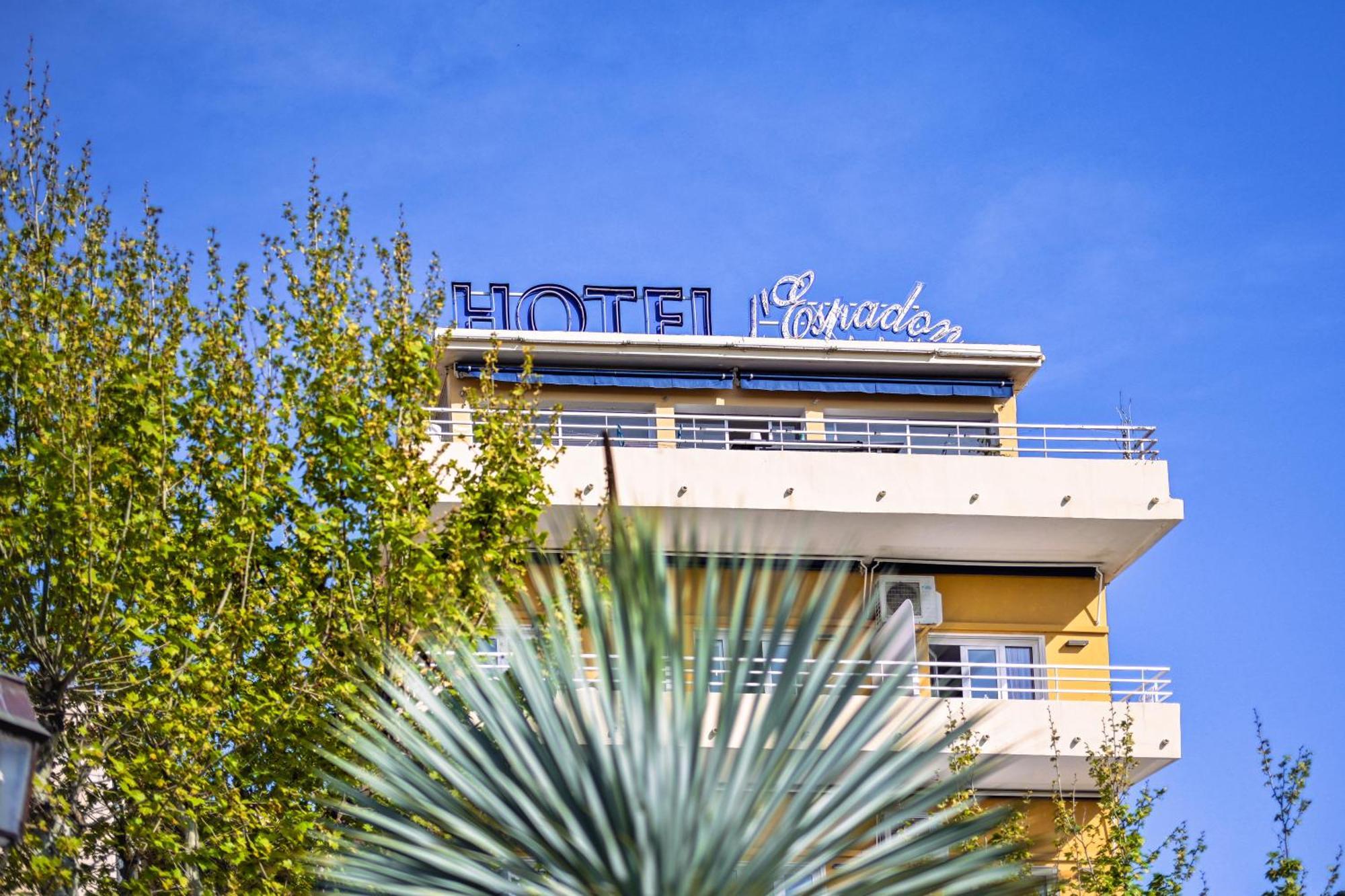 Hotel Espadon Bleu เลอลาวองดูว์ ภายนอก รูปภาพ