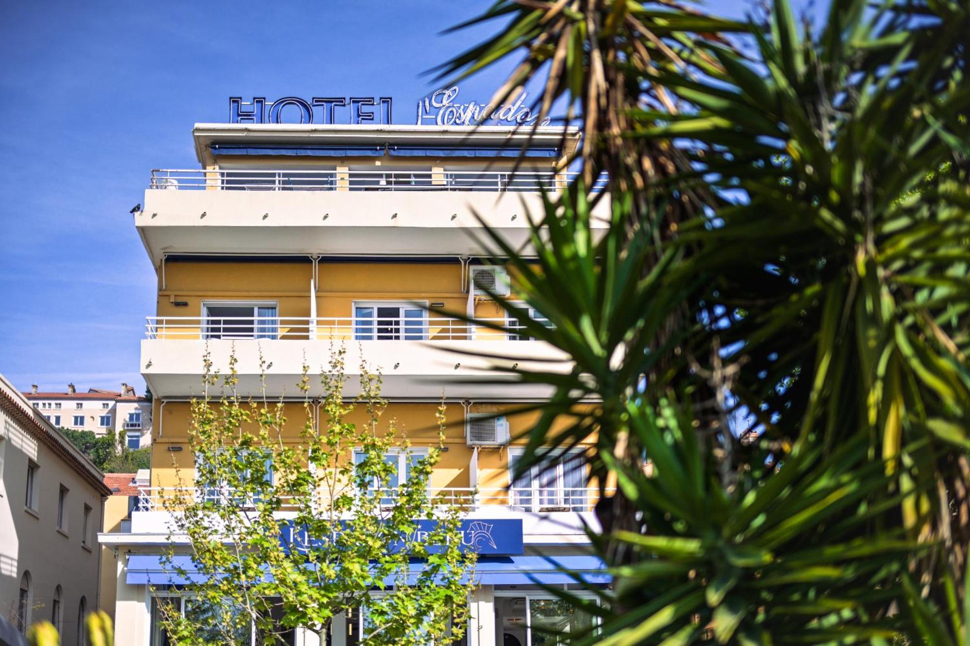 Hotel Espadon Bleu เลอลาวองดูว์ ภายนอก รูปภาพ