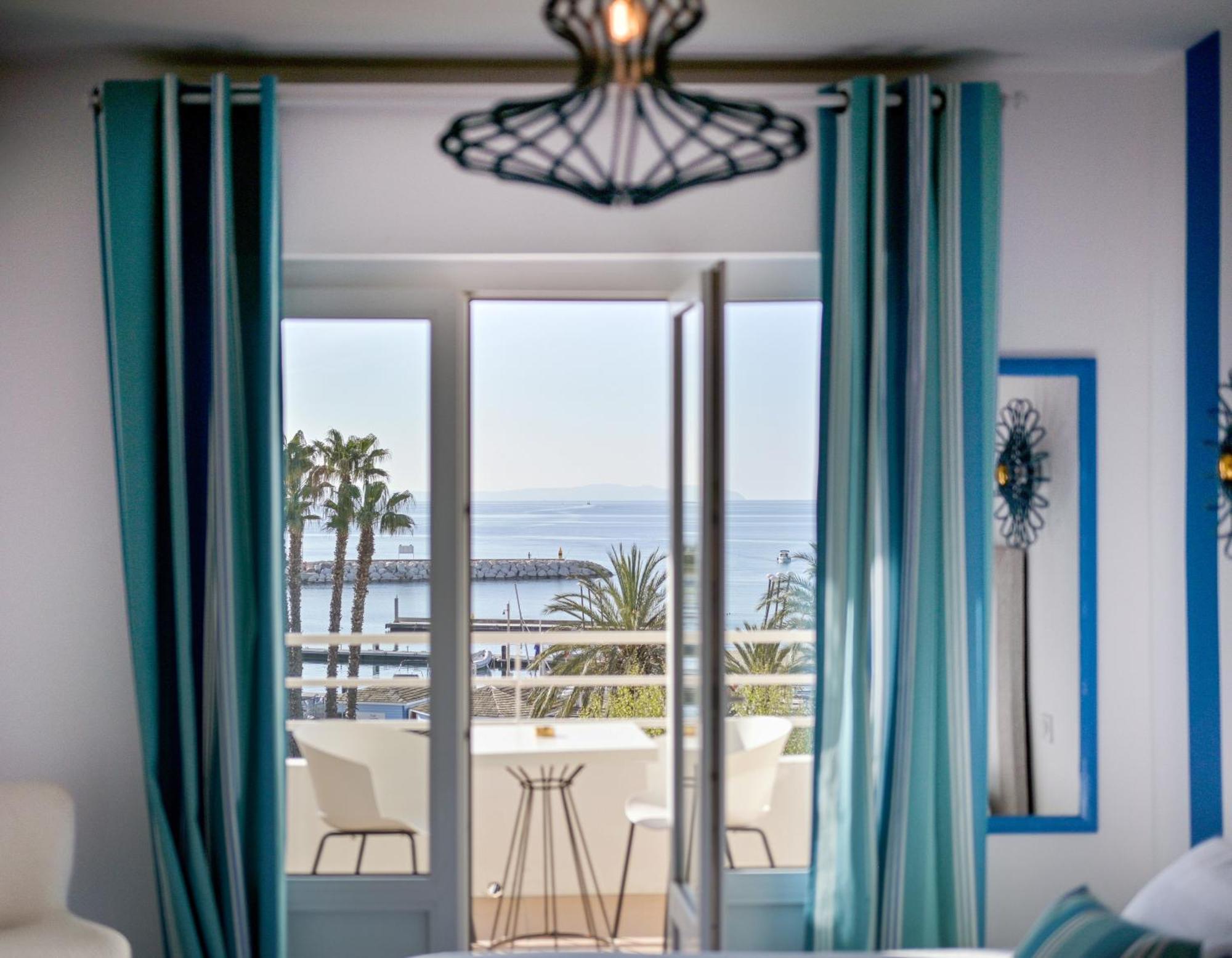 Hotel Espadon Bleu เลอลาวองดูว์ ภายนอก รูปภาพ