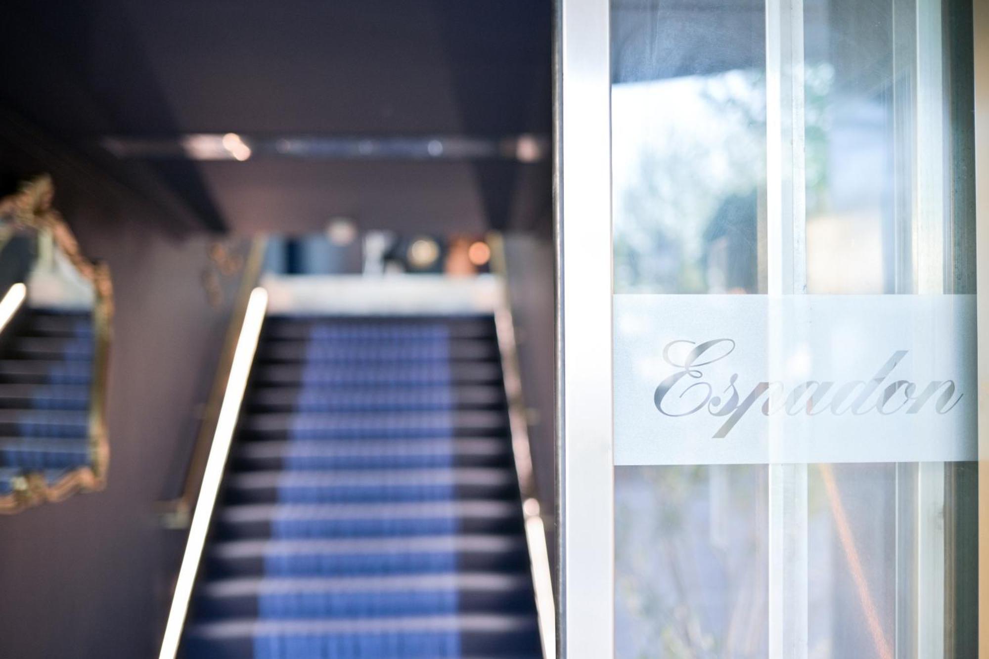 Hotel Espadon Bleu เลอลาวองดูว์ ภายนอก รูปภาพ