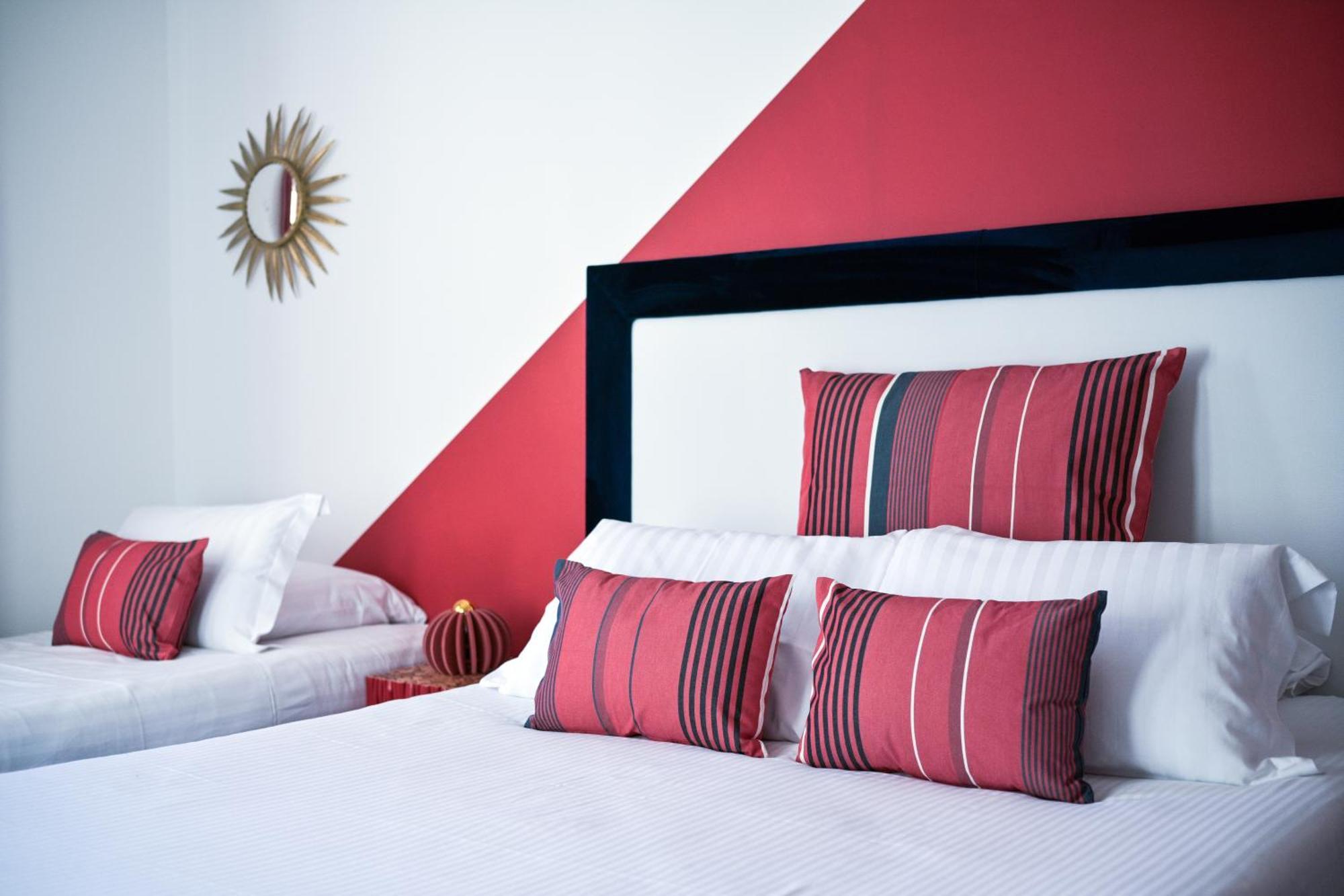 Hotel Espadon Bleu เลอลาวองดูว์ ภายนอก รูปภาพ