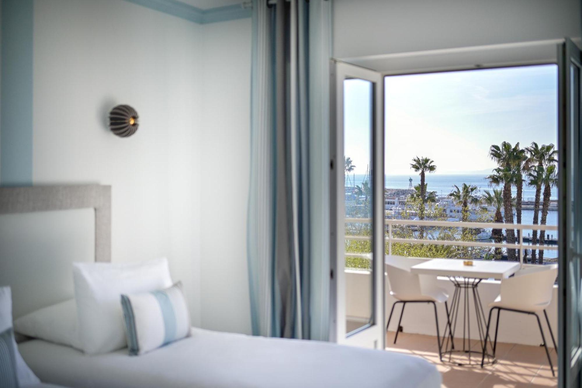 Hotel Espadon Bleu เลอลาวองดูว์ ภายนอก รูปภาพ