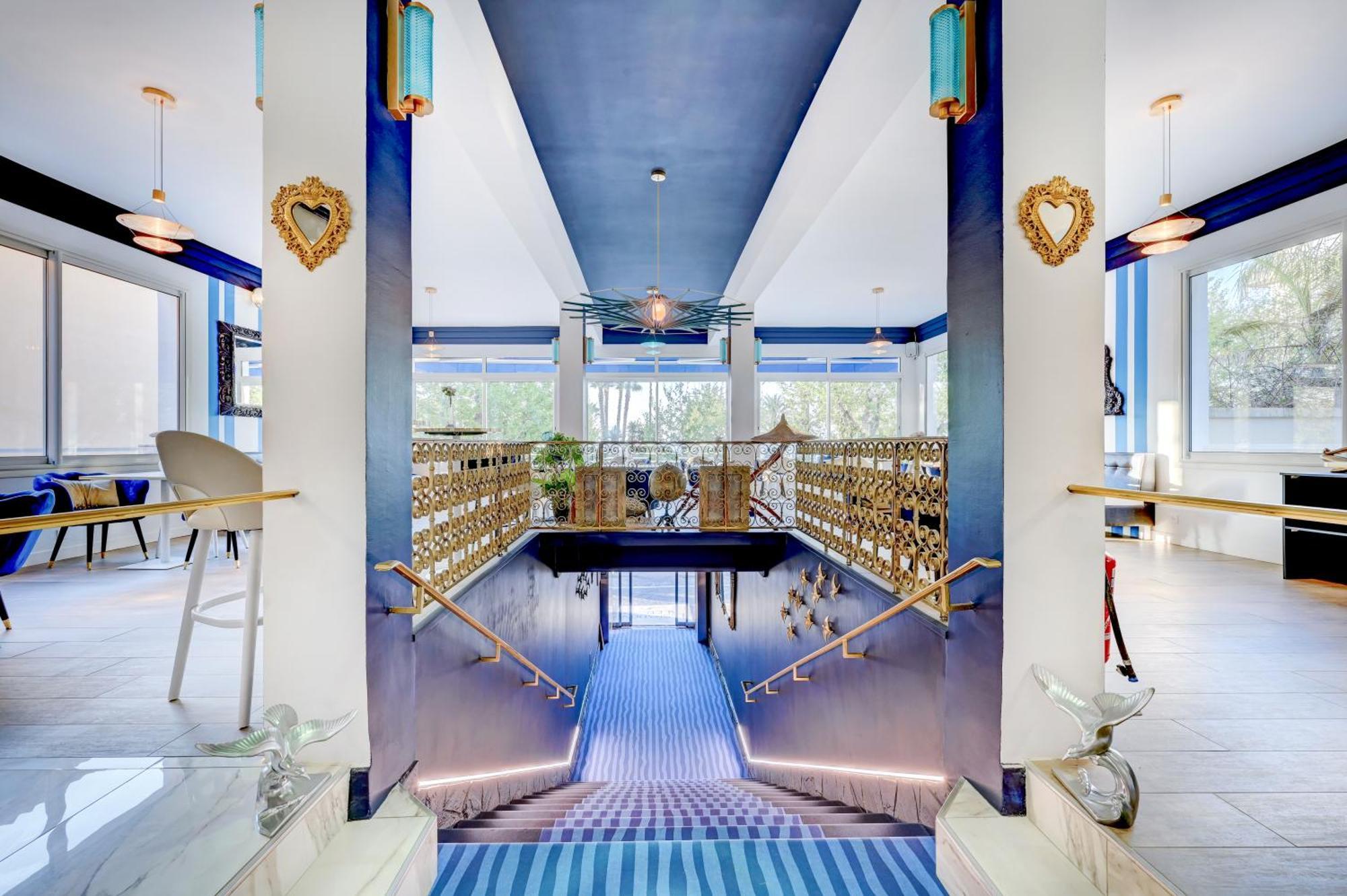 Hotel Espadon Bleu เลอลาวองดูว์ ภายนอก รูปภาพ