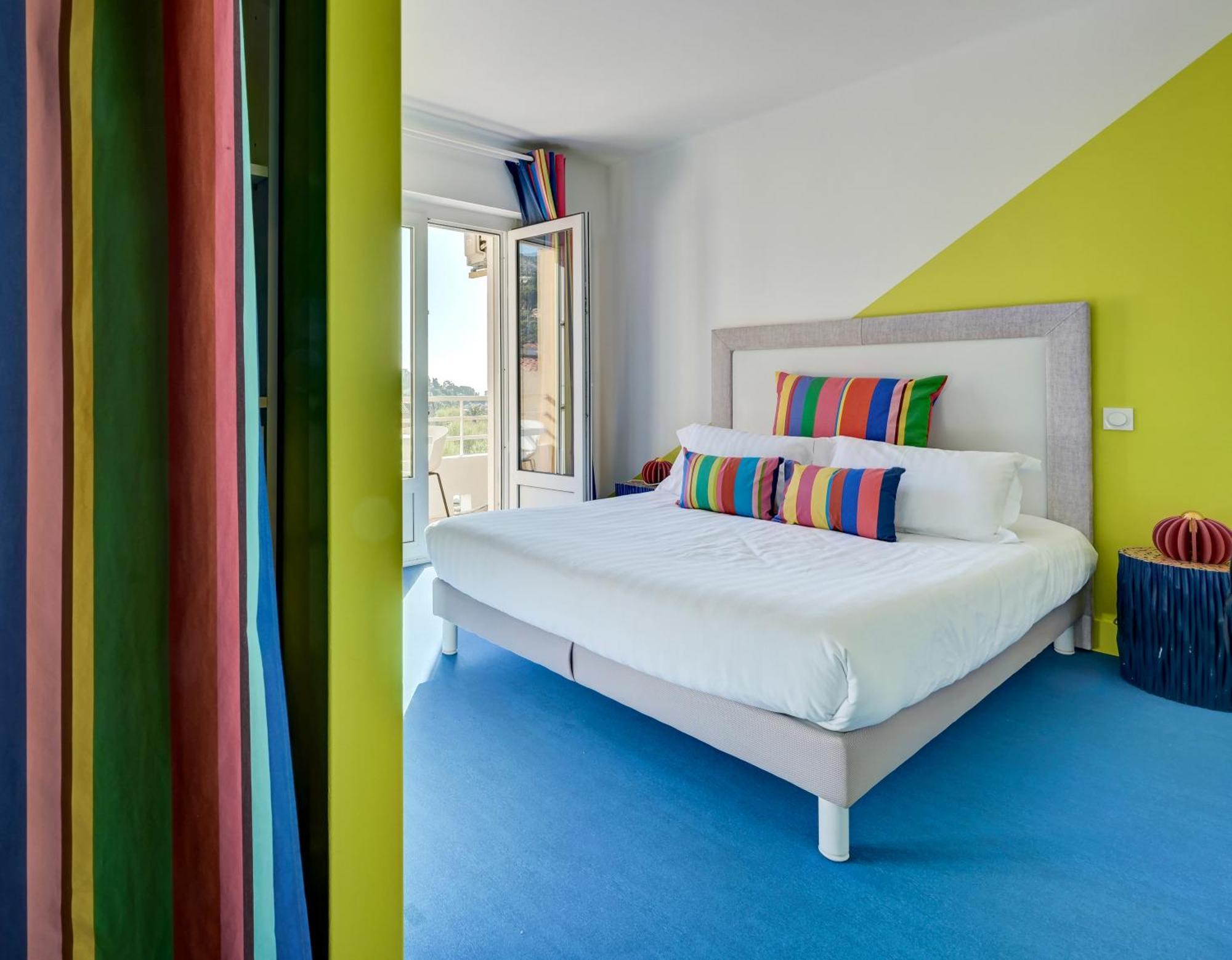 Hotel Espadon Bleu เลอลาวองดูว์ ภายนอก รูปภาพ