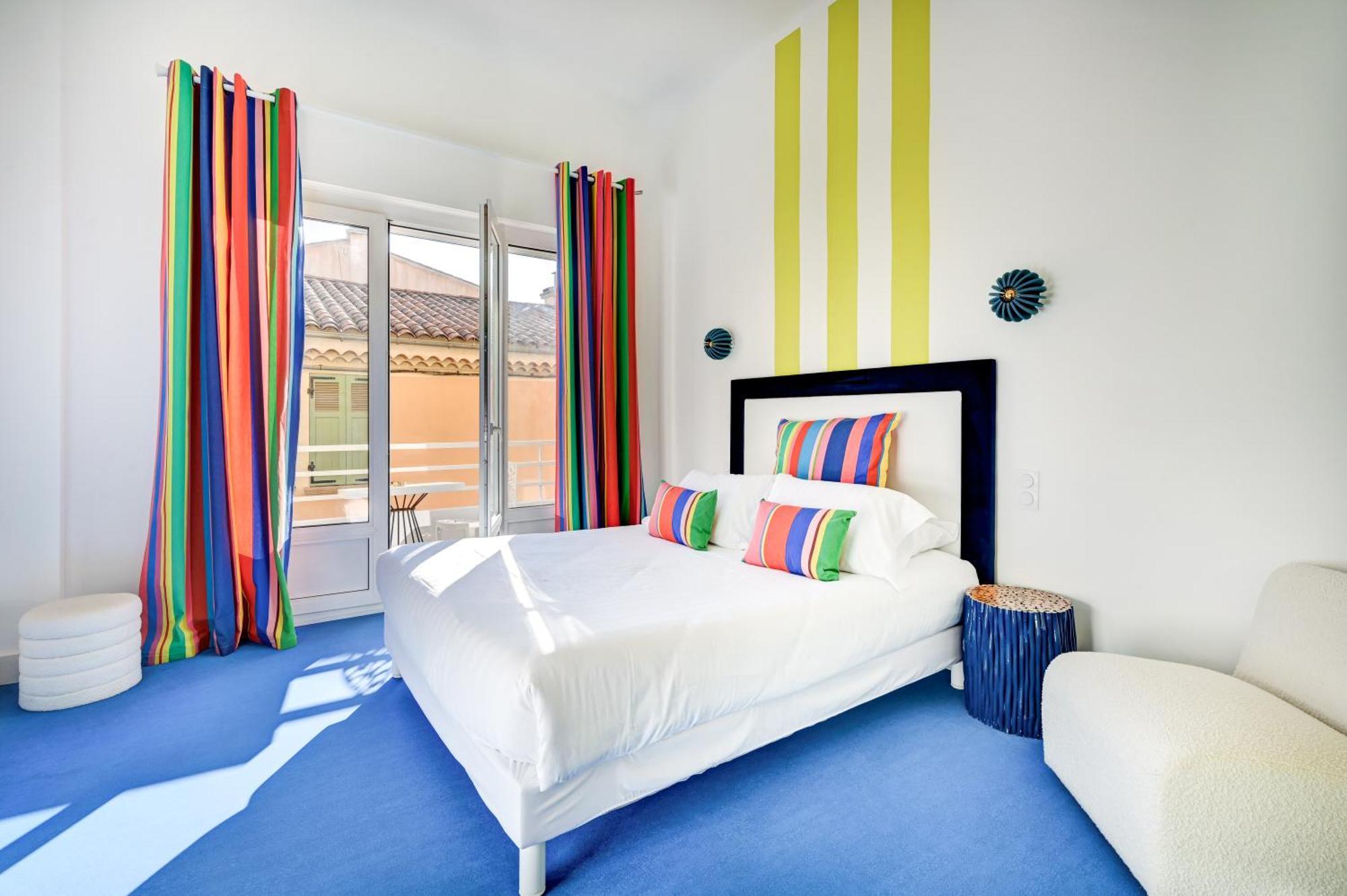 Hotel Espadon Bleu เลอลาวองดูว์ ภายนอก รูปภาพ