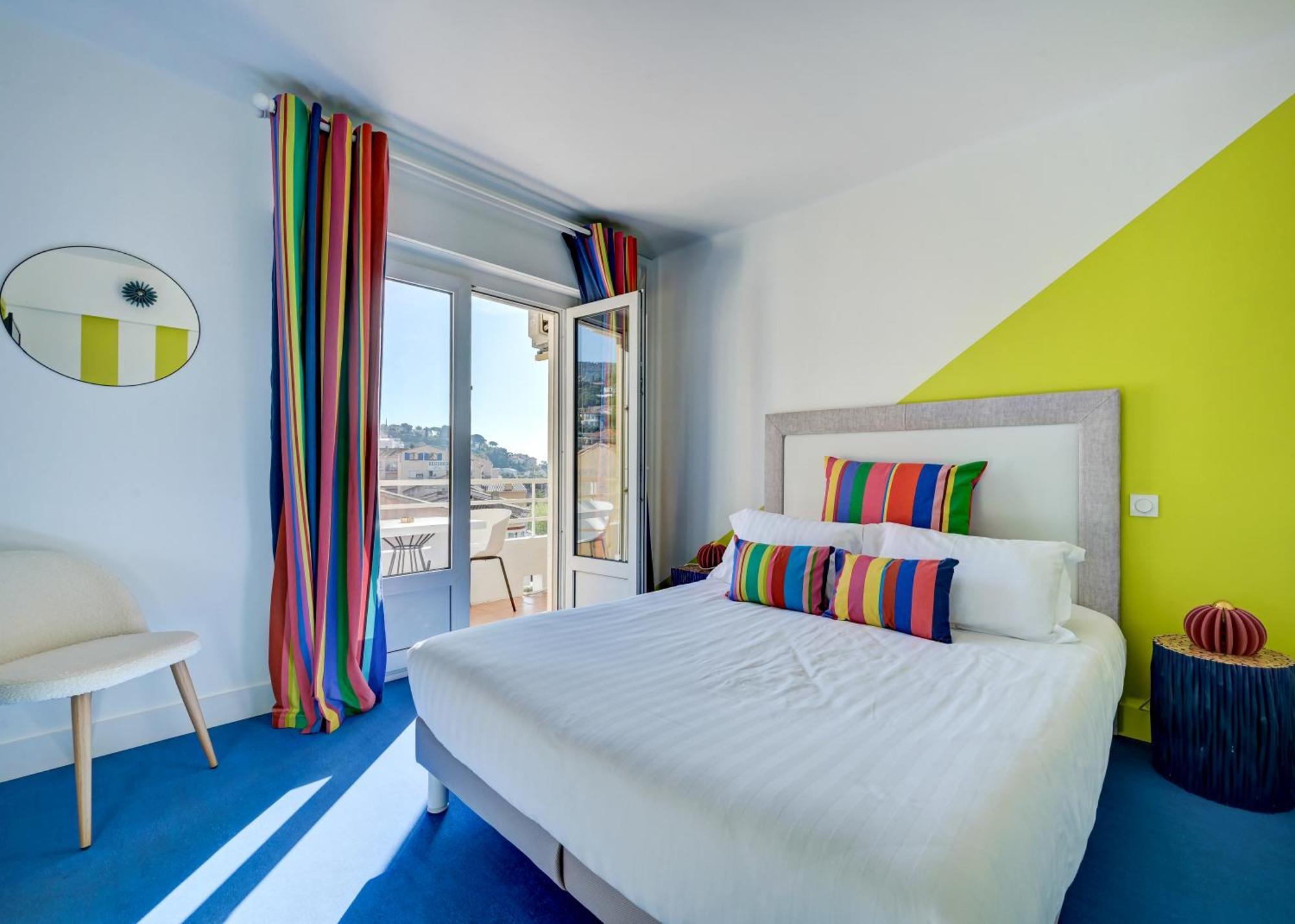 Hotel Espadon Bleu เลอลาวองดูว์ ภายนอก รูปภาพ