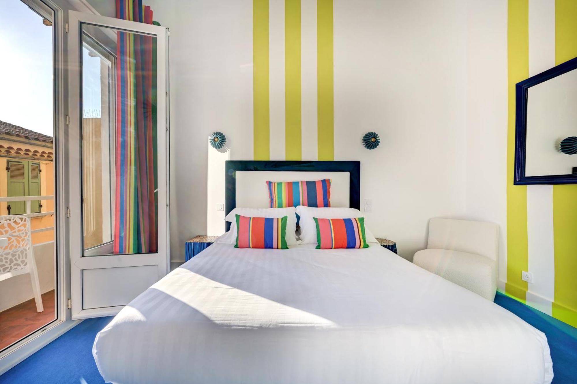 Hotel Espadon Bleu เลอลาวองดูว์ ภายนอก รูปภาพ
