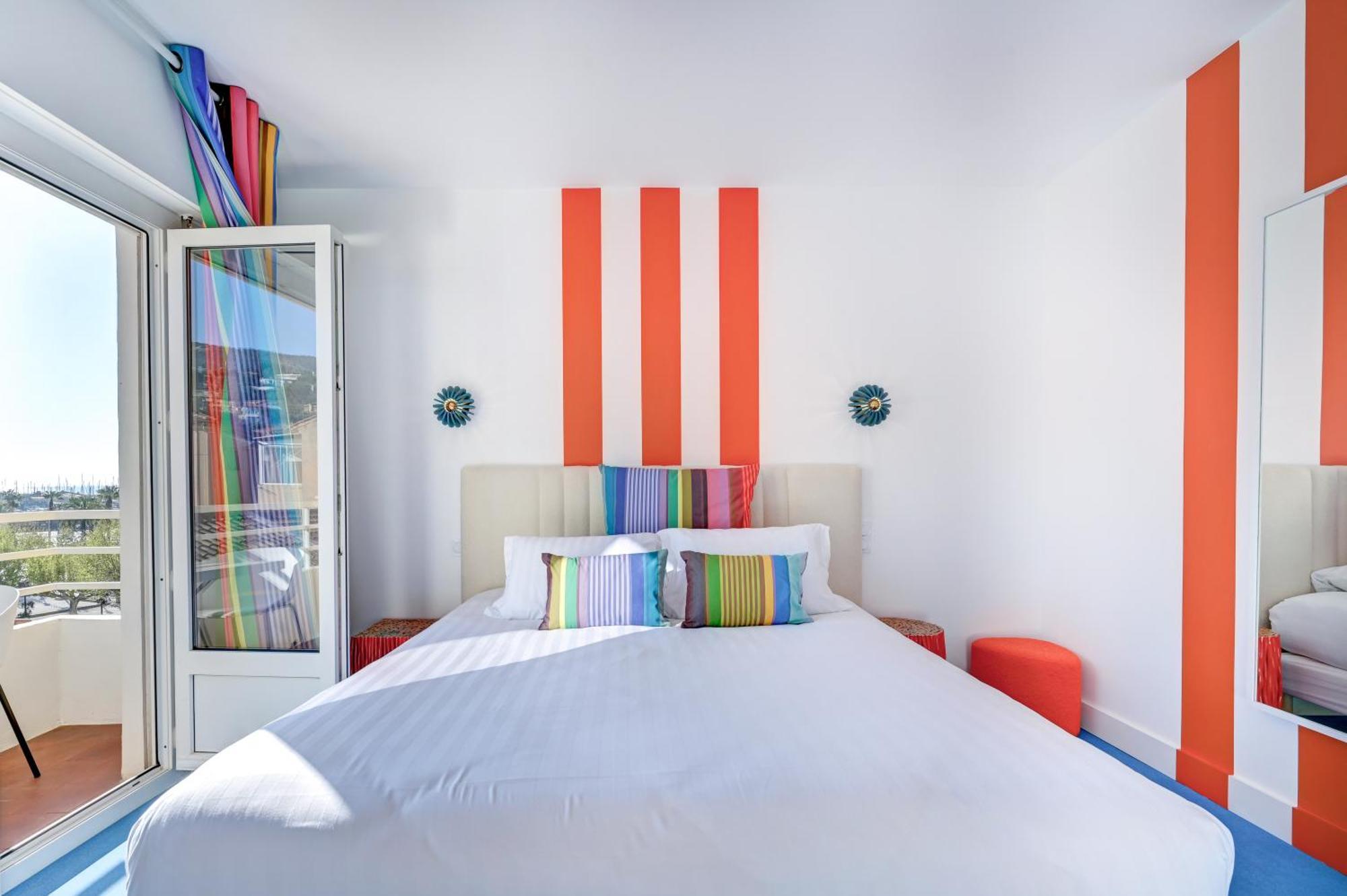 Hotel Espadon Bleu เลอลาวองดูว์ ภายนอก รูปภาพ